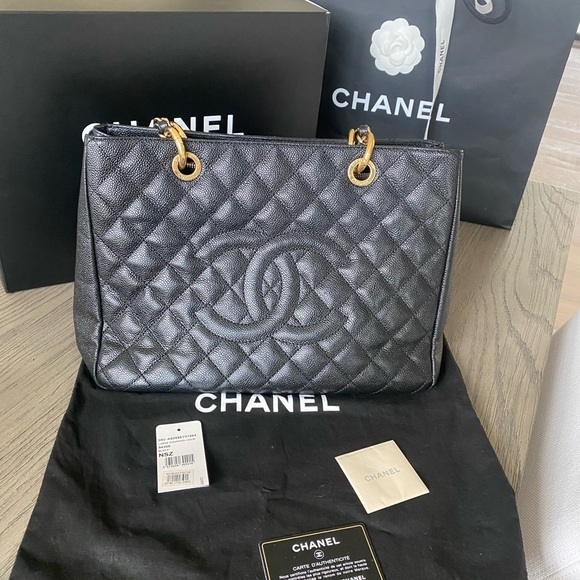Authentic Chanel Bag. - Picture 11 of 15